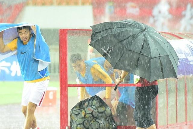 周末必雨！降温+大雨 这个周末最适宜在家宅