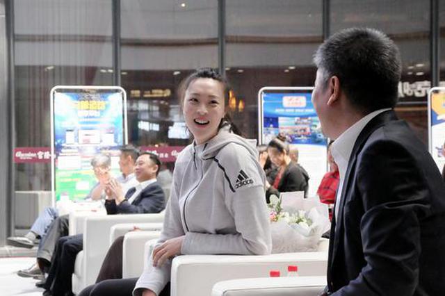 首届世界女排联赛总决赛南京开打 惠若琪婚后初亮相