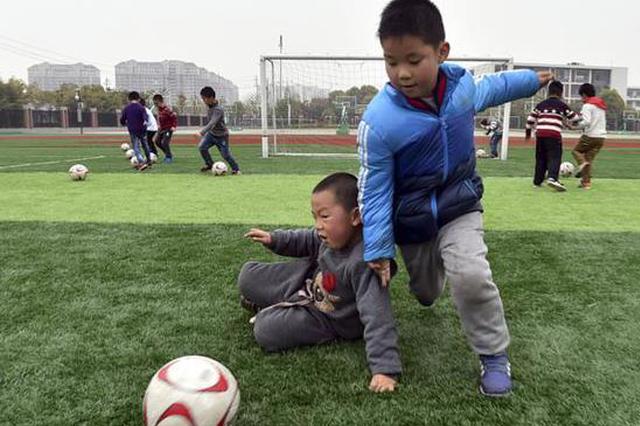 这则新闻刷屏体育老师朋友圈 校园体育意外事故究竟谁担责