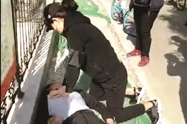 女护士路边施救被质疑盲目按压 回应:人救回来就好