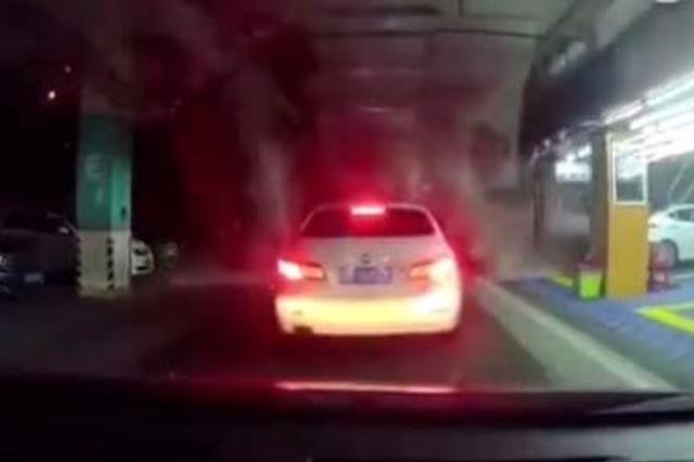 常熟万达广场停车场管道掉落致三死 集团致歉