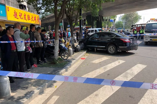 “4·25”南京车祸最新进展：司机涉交通肇事罪被捕