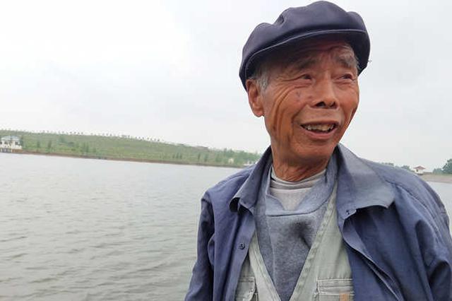 七旬老翁不惧危险 跳下水库救起七旬老太