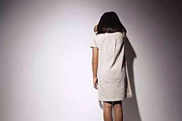 女生兴趣班遭猥亵 嫌疑老师已被拘留