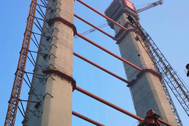 公铁两用！ 镇江五峰山长江大桥主塔成功封顶