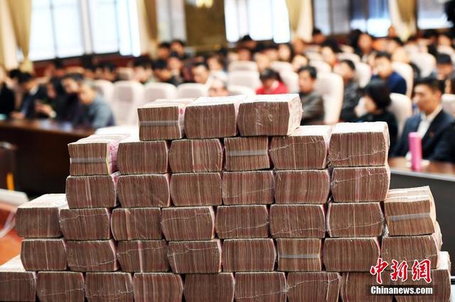 江浙多地频曝“套路贷”  借3万一年“滚”成800万