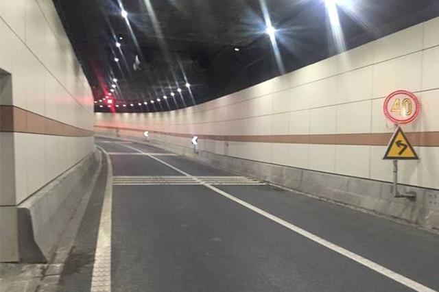 扬子江隧道北线今晨6点全线开通 恢复交通