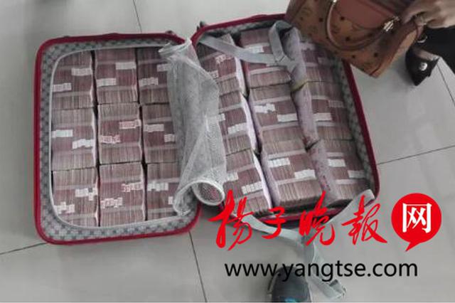 老赖住别墅不还钱 法警动真格后老婆急送180万现金