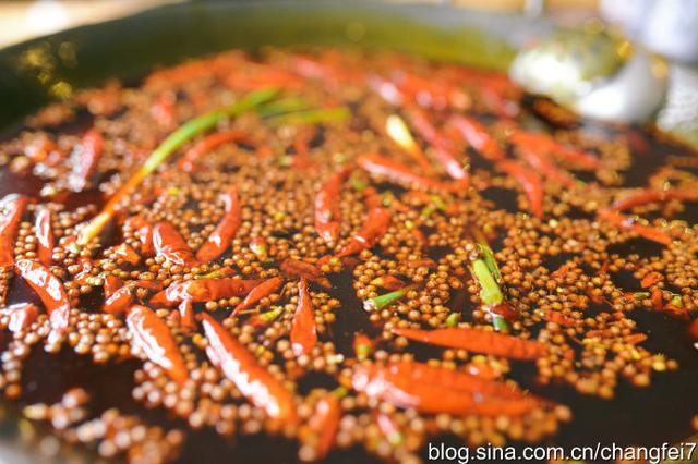 老油循环用餐具拖把一起洗 小龙坎老火锅：全国核查