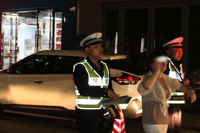 女子酒后任性“开车玩” 玩出“三车连撞”