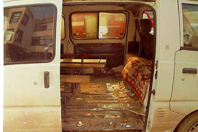 核载8人面包车塞进27名学生 黑校车司机获刑3个月