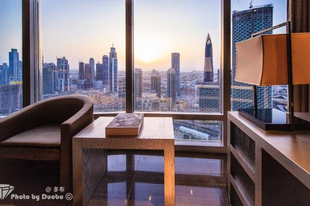 一男子安装家具时偷拿客户价值7万手表 被判刑2年