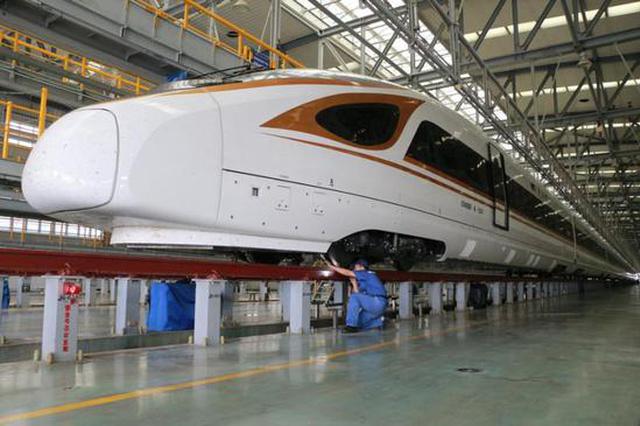 高颜值！加长版复兴号动车组列车首次在京沪高铁上线运行