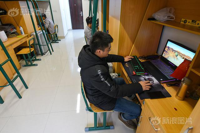 网购游戏外挂软件“作弊” 泰州男子被骗近2000元