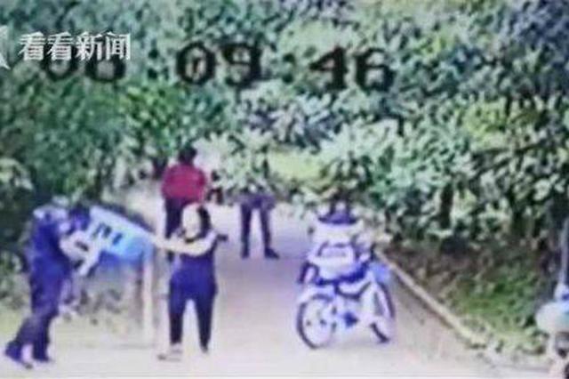 女业主小区采摘杨梅遭劝阻 拿起木棍暴打保安