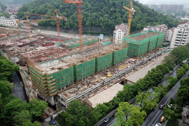 南京河西1465套新房开盘 有人连摇6次终于买到