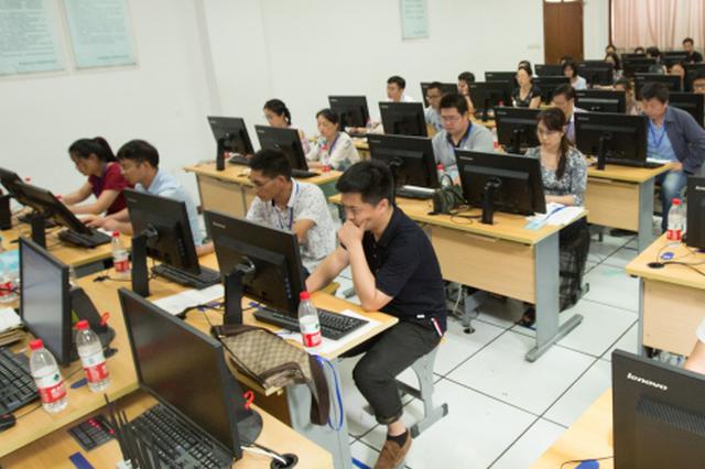 江苏高考分数线今日公布 考生今晚8点可查成绩