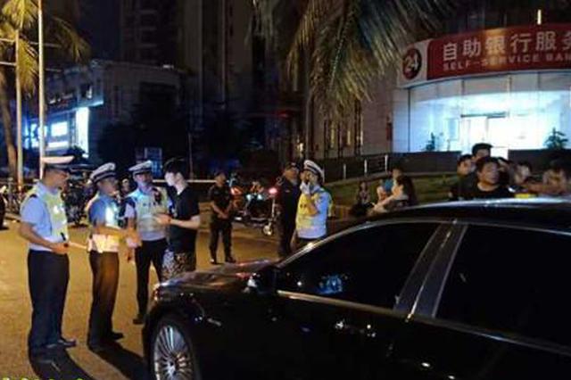 6旬男子未系安全带被查 竟无证驾驶多年