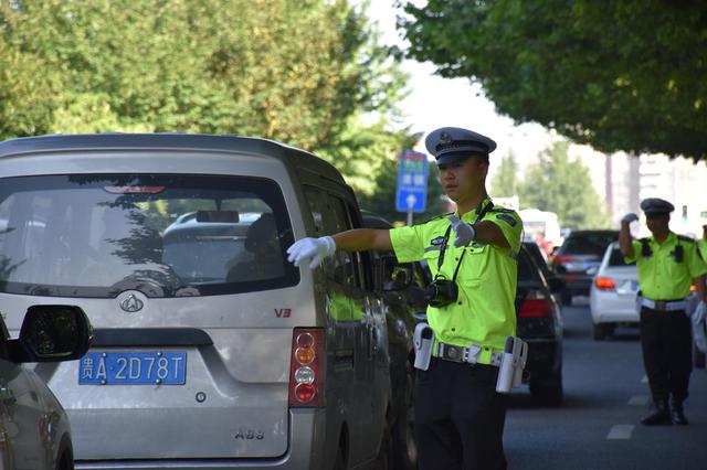 民警执勤期间被刺伤 嫌疑人因被处理过蓄意报复