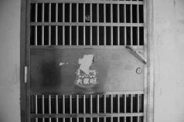 13岁男孩疑被父亲女友杀害 犯罪嫌疑人服毒身亡