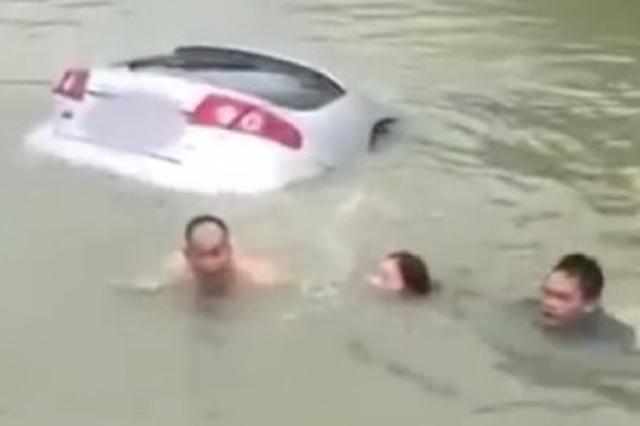 警察救人反遭打 昆山一跳河男子因妨害公务被拘