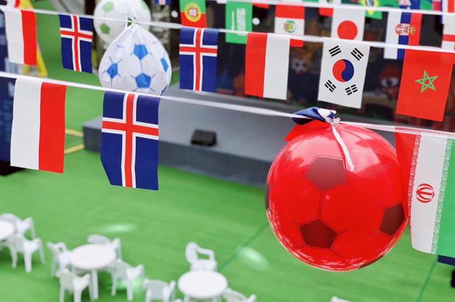 男子邀朋友到宾馆看球赛 熟睡后手机被转走2万多元