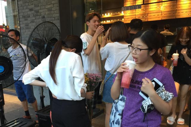 夏日贪吃奶茶冷饮 女子血糖竟高达正常值4倍