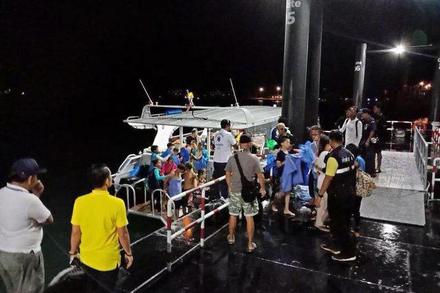 泰国沉船事故遇难人数已增至40人 剩余失踪者仍在搜寻