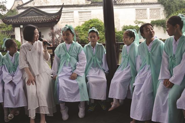 暑假爸妈给报了10门课 孩子吐槽:暑假比上学还累