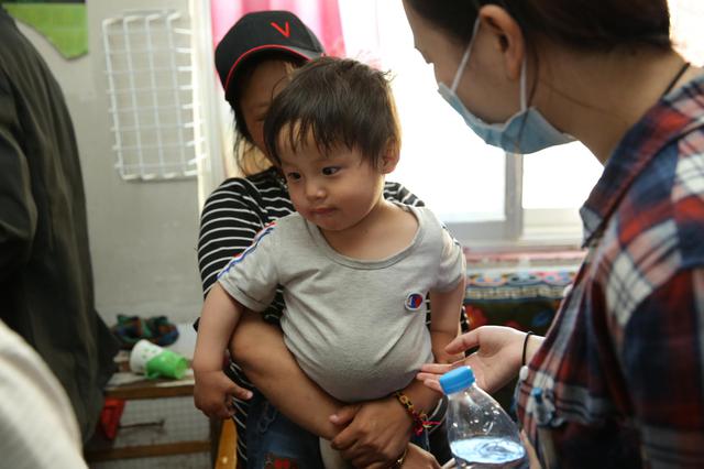 江苏调整儿童大病慈善救助政策 贫困儿童自负超2万元可获助