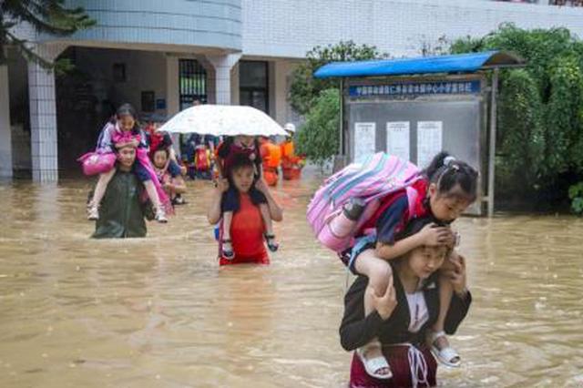 暴雨南北呼应波及9省份 京津冀高温将被“浇灭”
