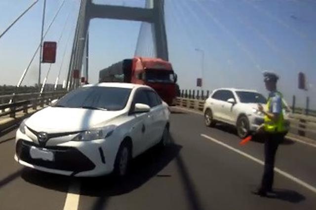 “Q”用蓝色贴成“0” 故意遮挡号牌记12分