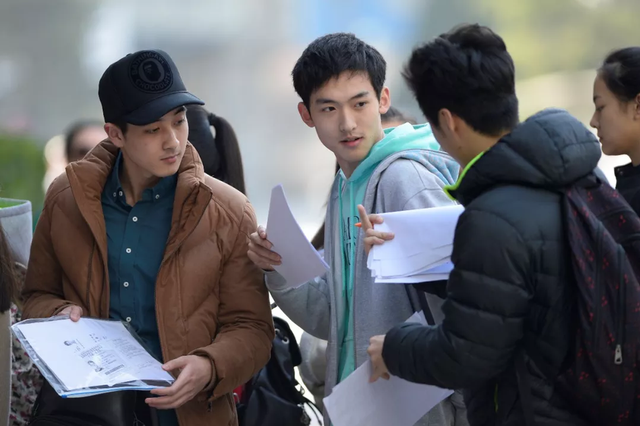 高职体育类艺术类投档线公布 今日填报征求平行志愿