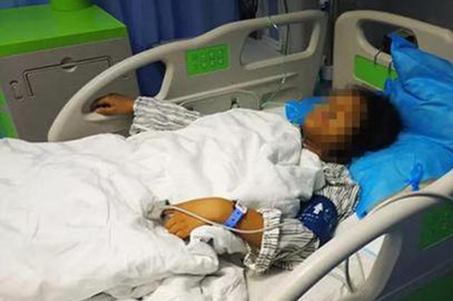 女保洁采野蘑菇做晚餐 全家三人中毒9岁女儿身亡