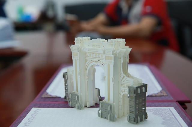 一家5个孩子4个考入清华北大 区里重奖30万元