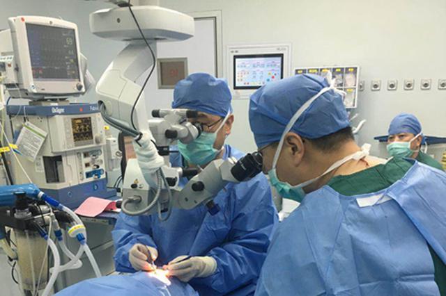 7岁男童写暑假作业时 眼球被铅笔穿通