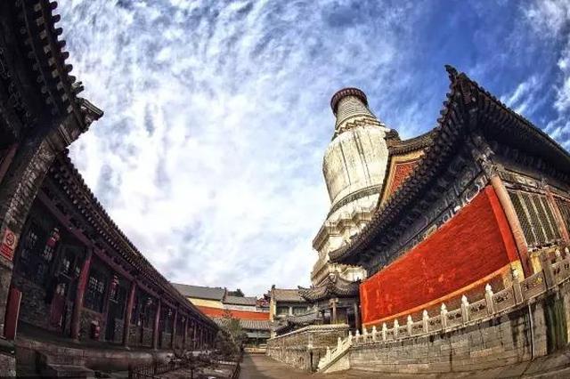 五台山景区核心区发生山体滑坡 道路阻断