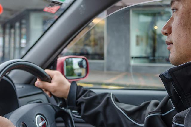 刚过科目二就驾车上路 男子撞死骑三轮车的老人