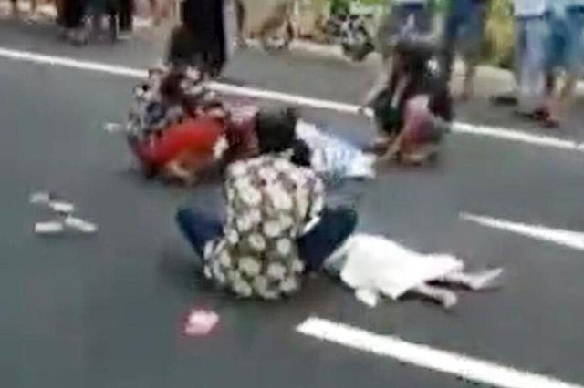 开车吓倒骑车人也要担责？是真的