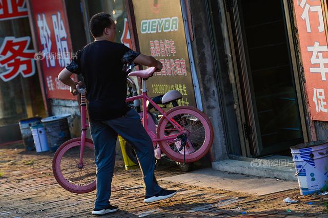 48岁大叔偷自行车5天骑行八百公里 自称为浏览风景