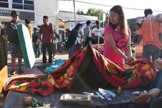 印尼7级地震：中国游客躲过海啸遭遇救援运力不足