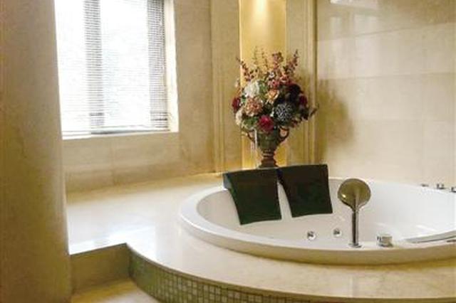 这些官员为私生子加速敛财 有的却在养别人的孩子