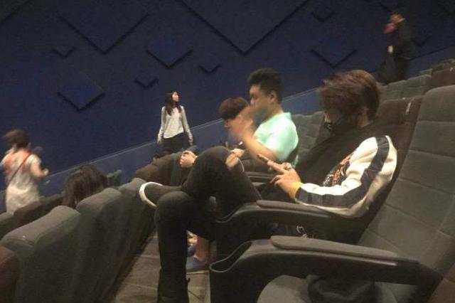 孩子观影大笑邻座女子吐槽 双方一言不合大打出手