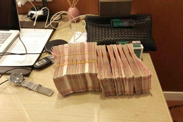 男子收集936万条公民信息赚提成 辩解：不知违法