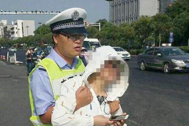 点赞“托提哥”！烈日下这个扬州辅警好样的