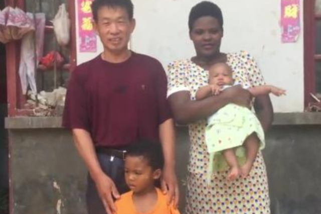 40岁农民大叔娶25岁非洲女孩：恋爱全靠手势