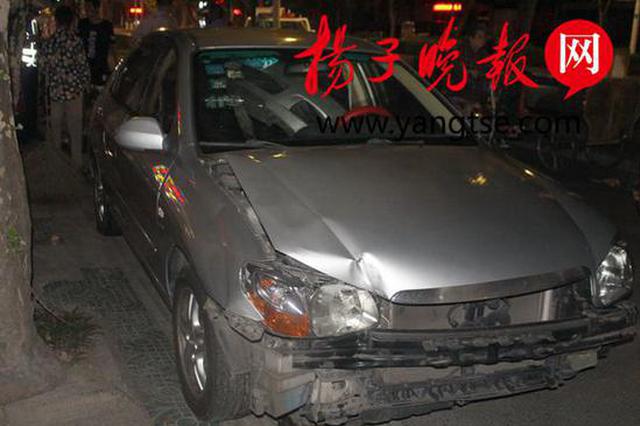 太奇葩！男子一晚连喝两顿酒 撞坏车后还想推车走