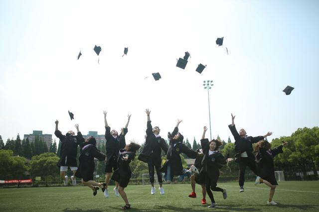 一高校百余学生毕业前才知学籍已丢3年 校方：正补办