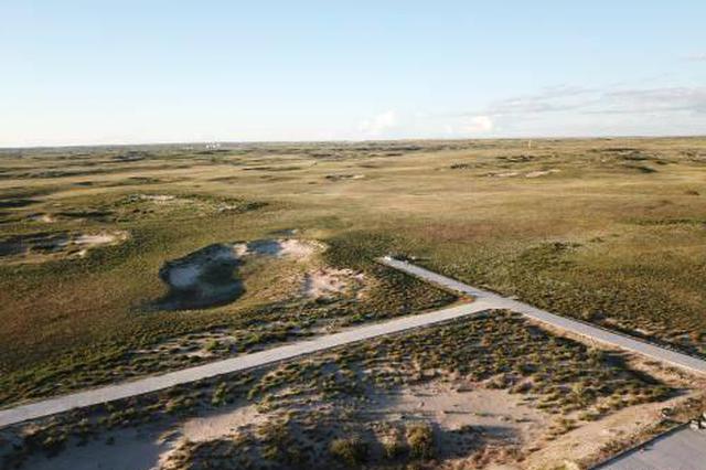 呼伦贝尔草原建起垃圾场殡仪馆 回应：进一步调查