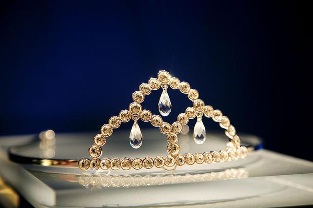 欠款860万老赖“金蝉脱壳”7年 被判刑还要坐牢